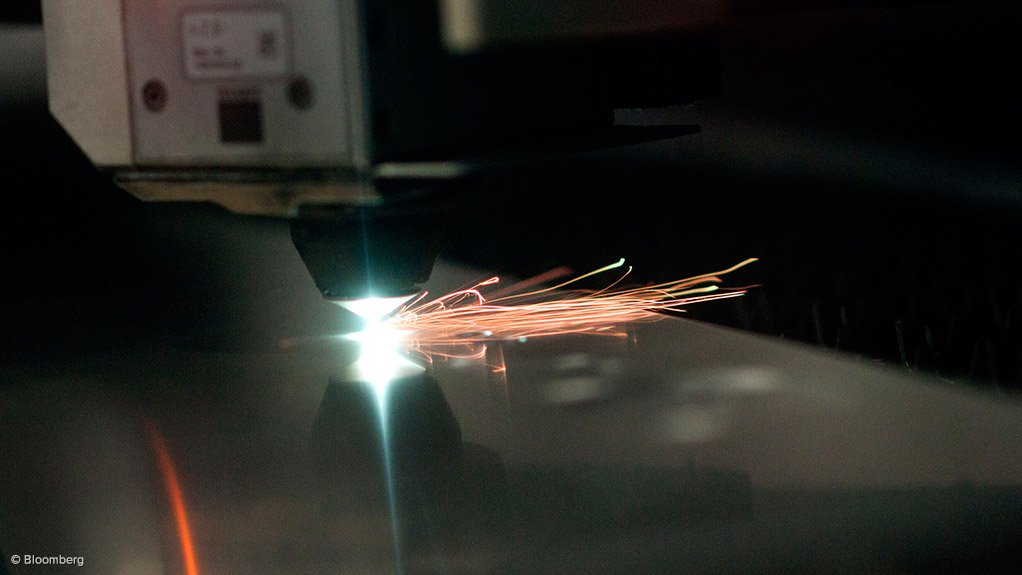 Laser industry shifts to fibre lasercutting systems¬