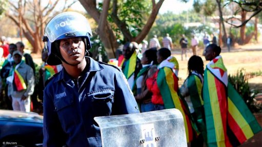 Police Soldiers Patrol Zimbabwes Bulawayo As Opposition Protest Thwarted 