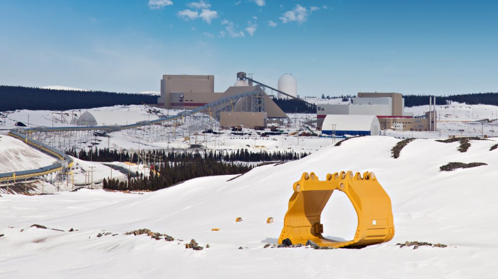 Champion rampsup work at Bloom Lake