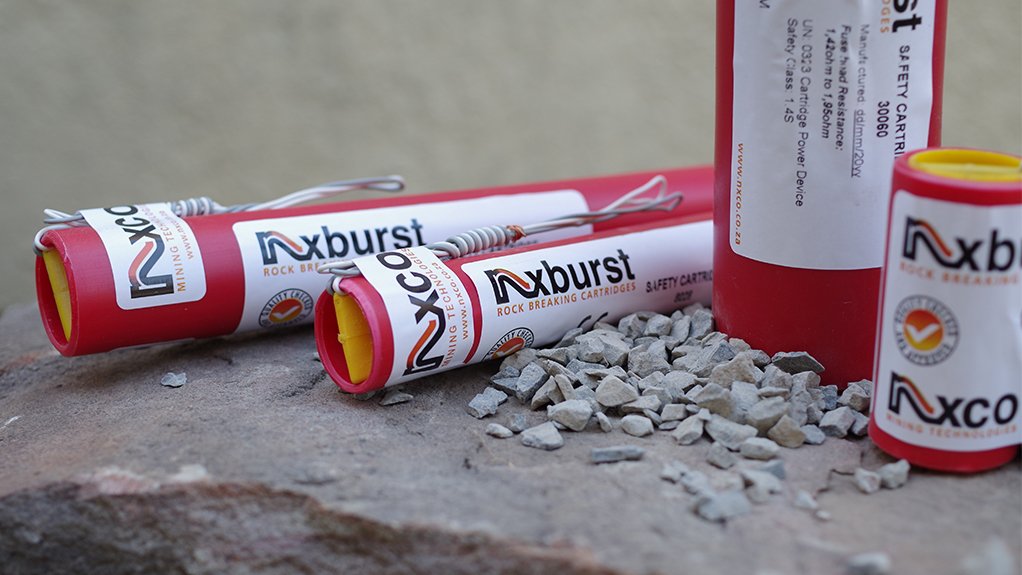 Rock blasting cartridges for sensitive environments