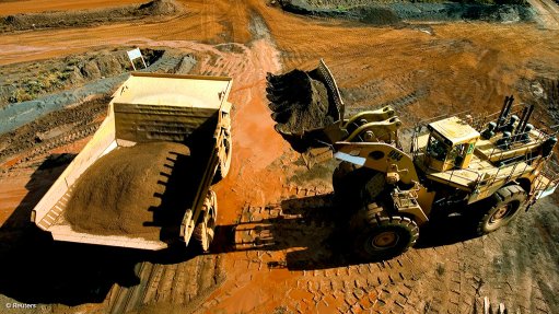 BHP eleva pronóstico de mineral de hierro, lamenta regalías de carbón