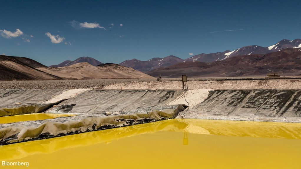 El auge del litio en Argentina depende de la política, dice unidad de Zijin