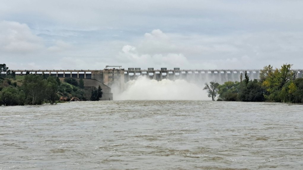 Vaal’s water levels continue to rise, five sluice gates to remain open Vaal’s water levels continue to rise, five sluice gates to remain open