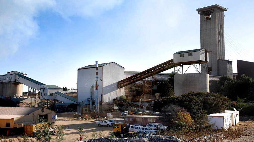 Sibanye working to bring 260 Kloof workers back to surface