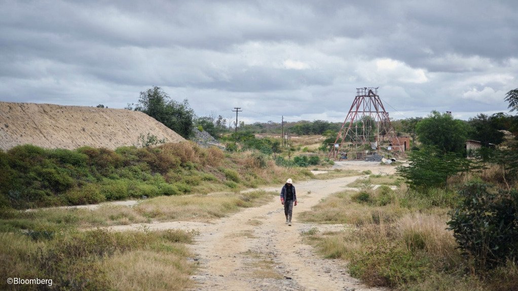 Gold rally brings riches to rural Zimbabwe