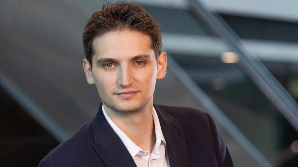 Company advances flagship renewables build