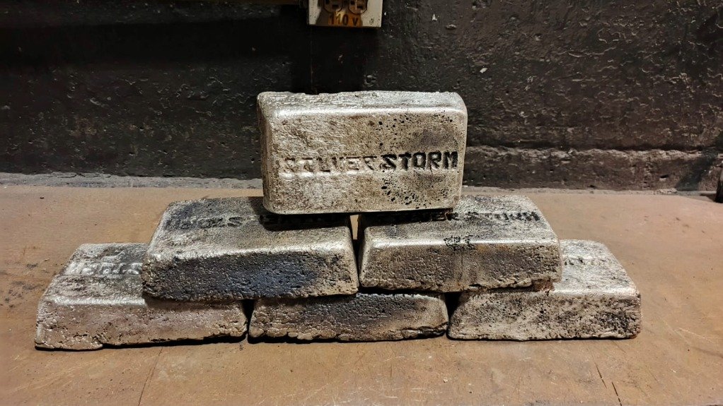 Silver Storm pours first silver bars from restarted La Parilla in Mexico