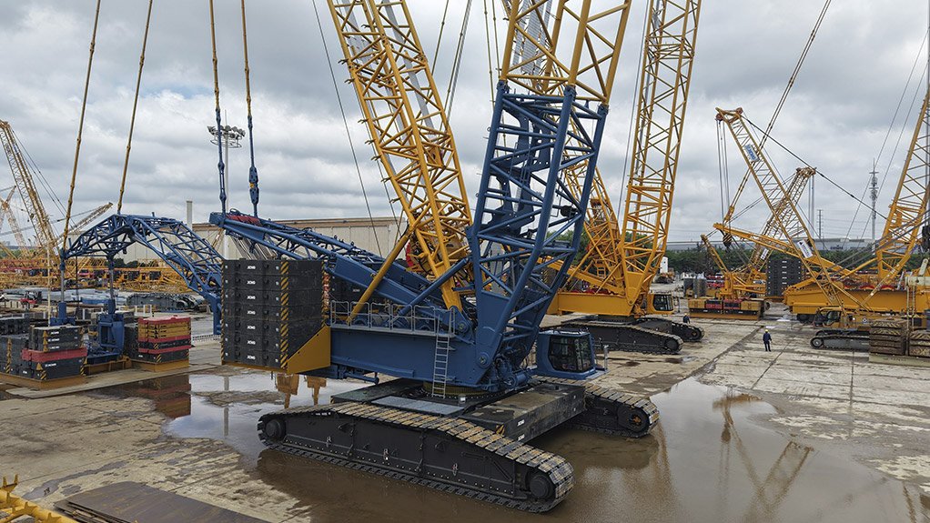 Sarens adds the new XCMG XCL18000M crane to its South African fleet, one of the largest Crawler Crane in the region with a maximum lifting capacity of 1 300 tons