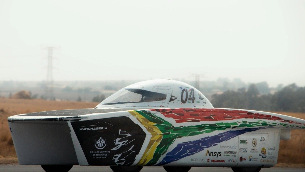 Ford supports TUT student team that built a solar car